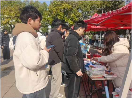 市生态环境局联合皖西学院开展“守护淠河碧波·共筑江淮绿梦”志愿服务活动